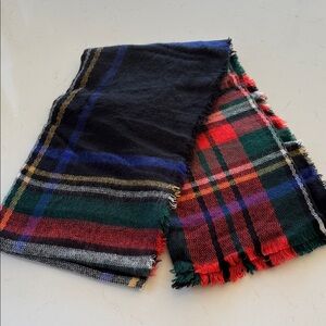 Old Navy Black and White Plaid Scarf 🧣 *NEW